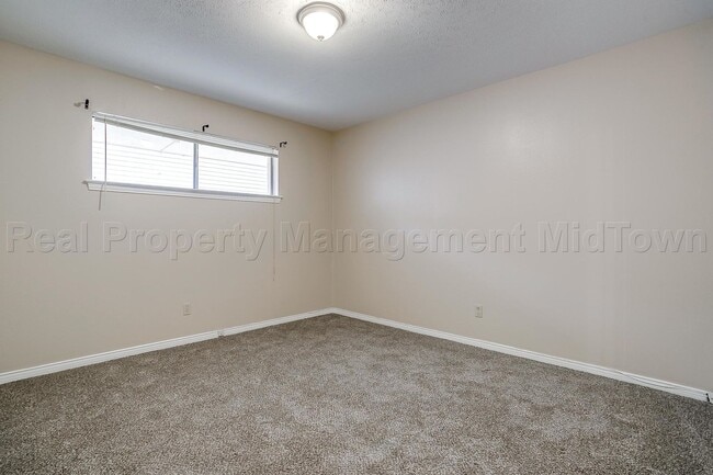 Building Photo - 13305 Southview Ln