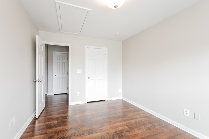Building Photo - 130 N Arcadian Way