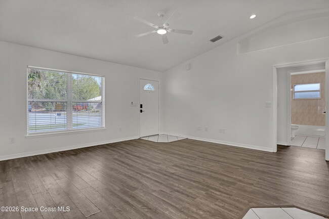 Building Photo - 4165 Eola Ave