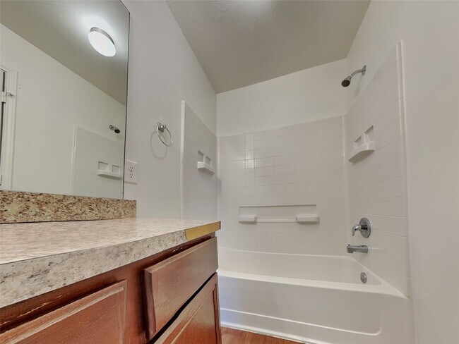 Building Photo - 2710 Bammelwood Dr