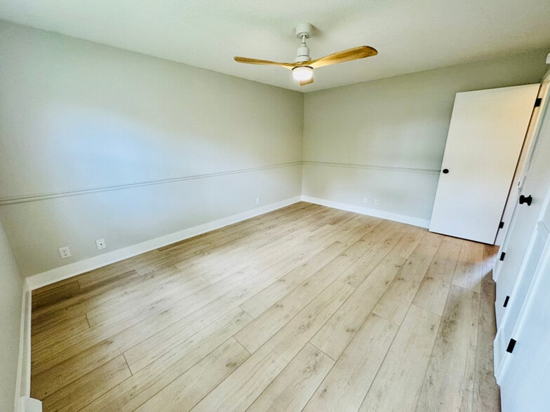 Building Photo - 5800 Ponderosa Dr