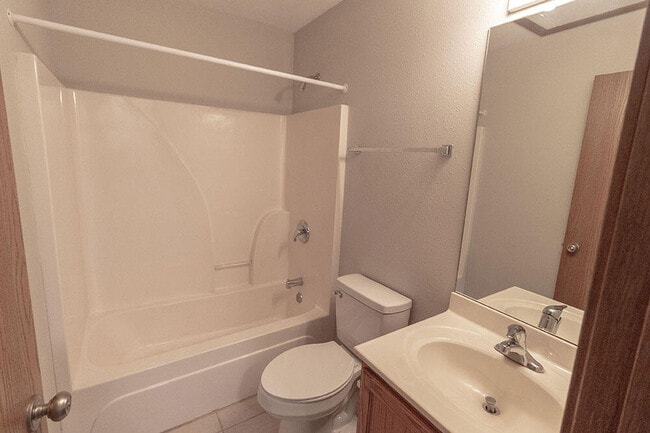 Building Photo - 3611 Zinnia Dr