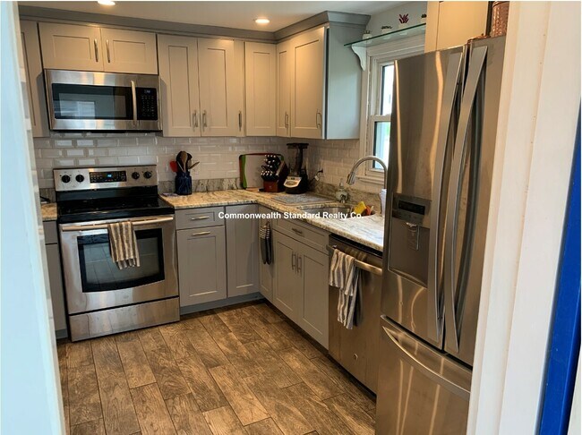 Building Photo - 53 Gale St