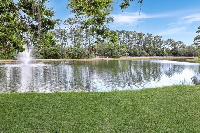 Building Photo - 5500 Bentgrass Dr
