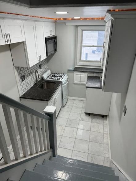 Building Photo - 1116 Old York Rd