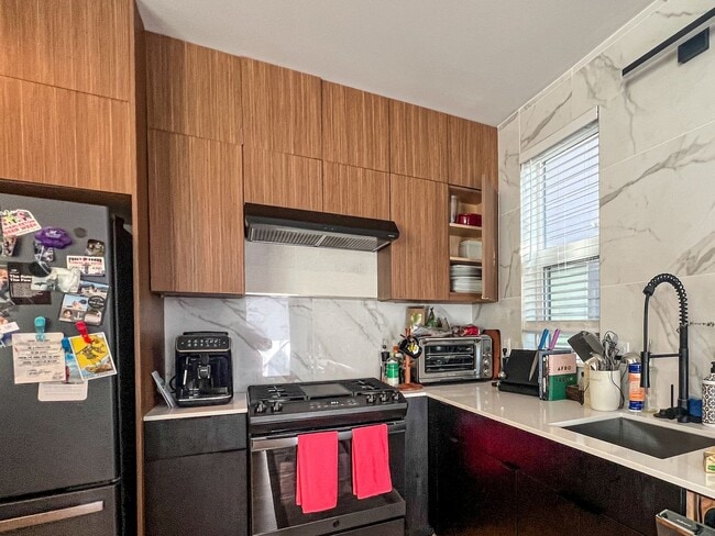 Building Photo - 3bd/2ba Seattle Townhome