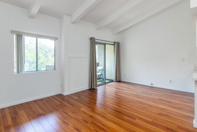 Building Photo - 2700 Cahuenga Blvd E