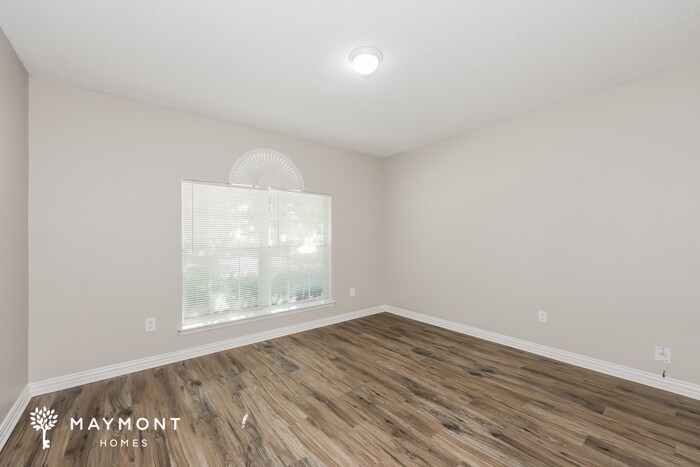 Building Photo - 605 Crestview Ct