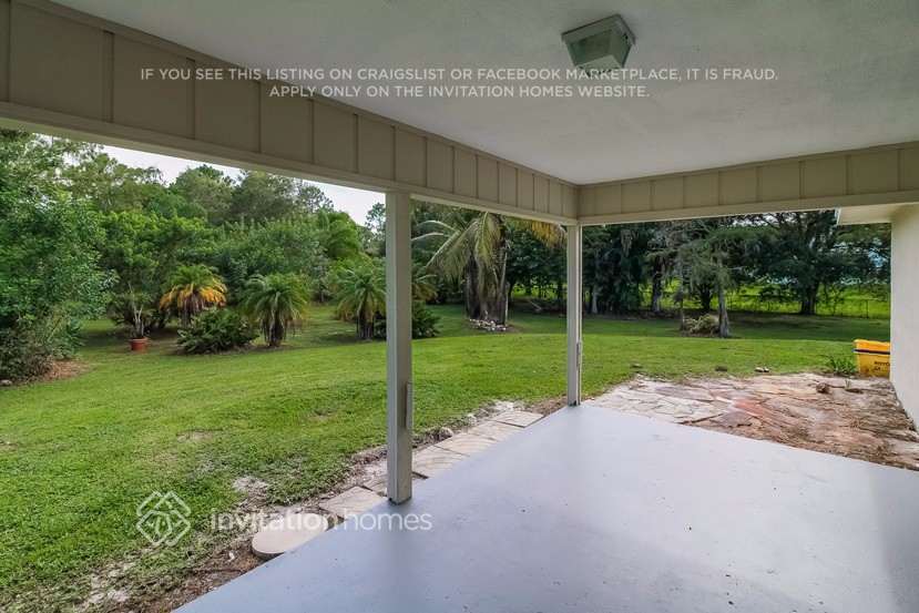 Building Photo - 16888 E Aquaduct Dr