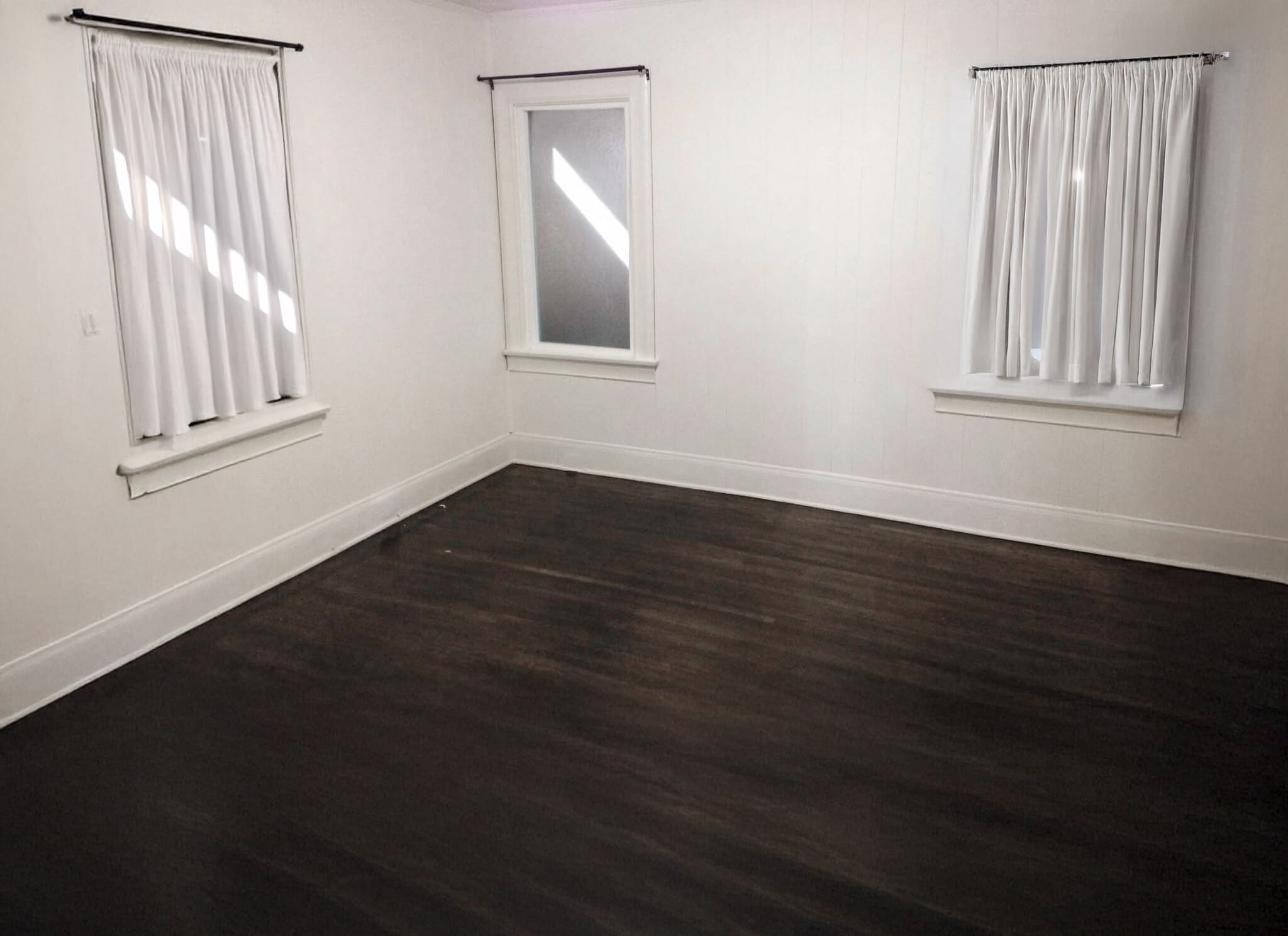 Building Photo - 6116 Fountain Ave