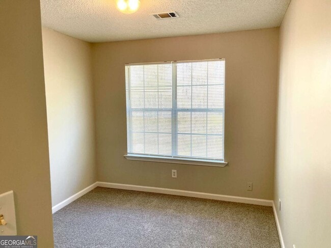 Building Photo - 6688 Sunset Hills Blvd