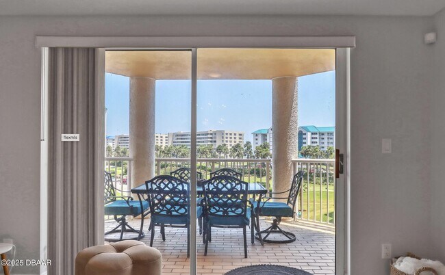 Building Photo - 4670 Links Village Dr