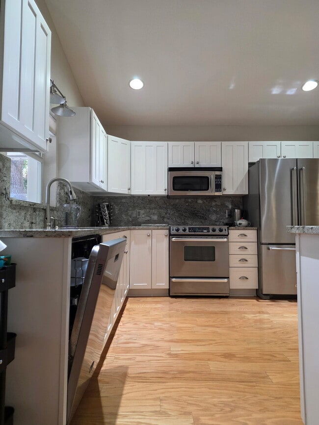 Building Photo - 1769 Manasota Beach Rd