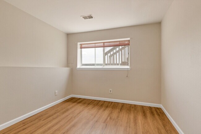 Building Photo - 20612 E Batavia Dr