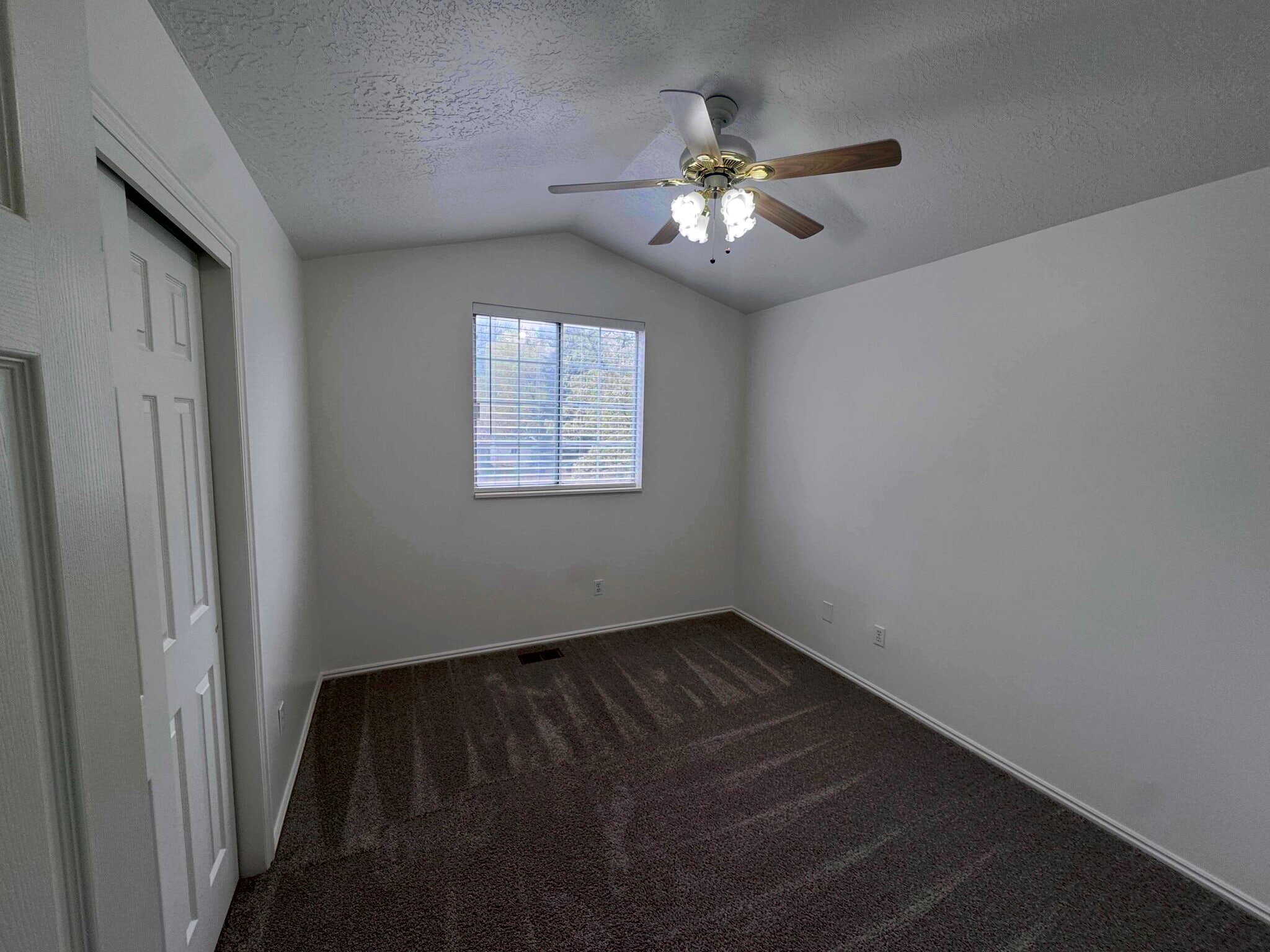 Building Photo - 8004 S Old Barn Dr