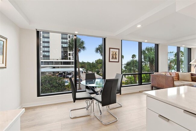 Building Photo - 707 S Gulfstream Ave
