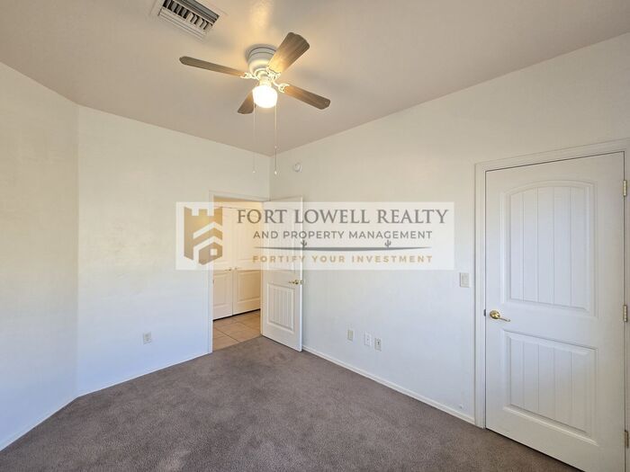 Building Photo - 920 W Starr Pass Blvd