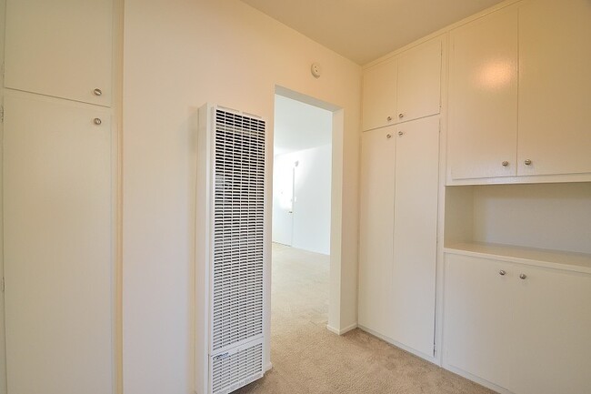 Building Photo - t2603