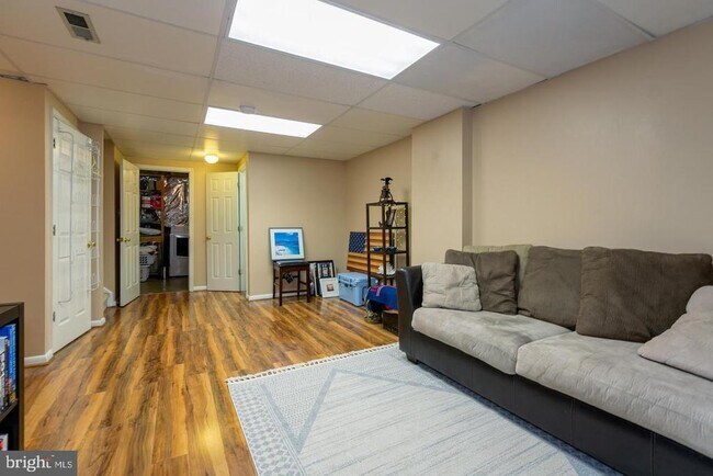 Building Photo - 13662 Barren Springs Ct