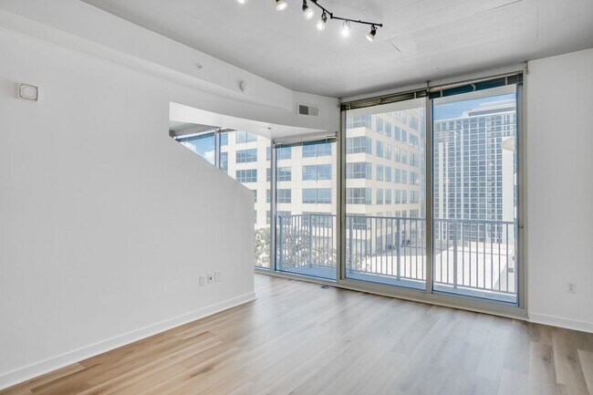 Building Photo - 155 S Court Ave