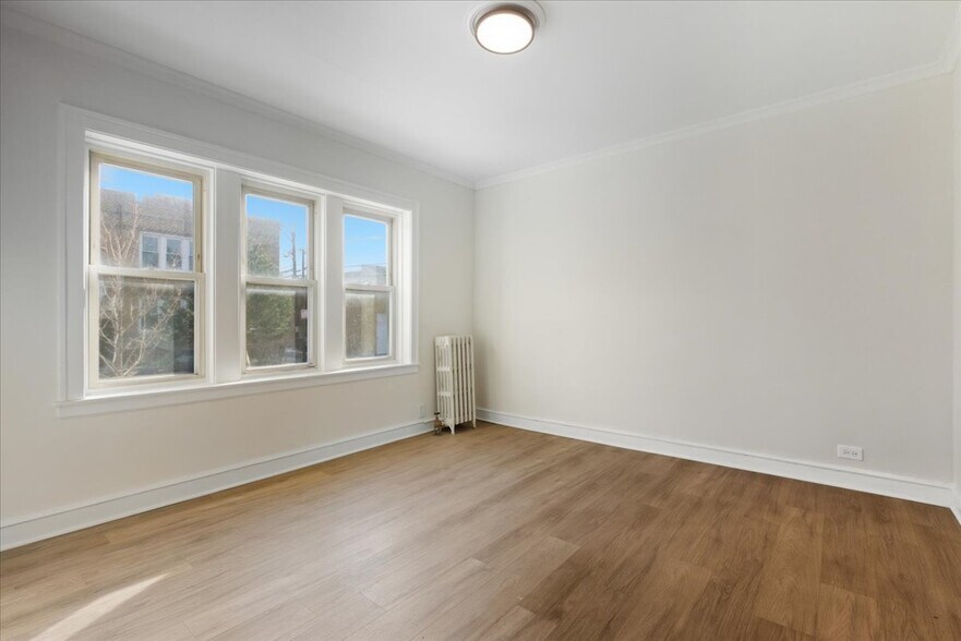 Building Photo - 3224 N Linder Ave