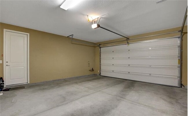 Building Photo - 443 Astillero St