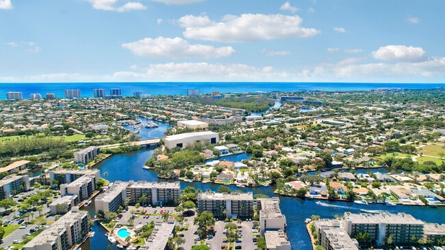 Building Photo - 14 Royal Palm Way