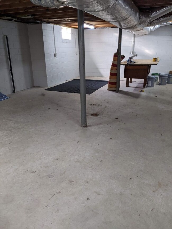 Building Photo - 5990 Idlewild Rd