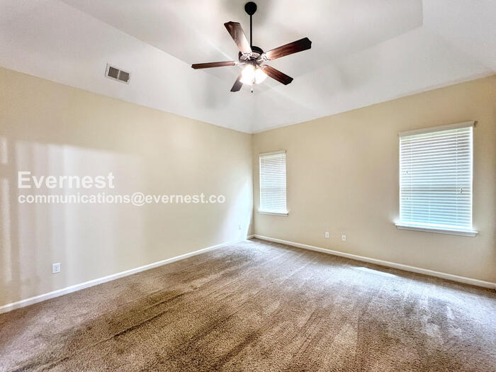 Building Photo - 6057 Abigail Bluffs Dr