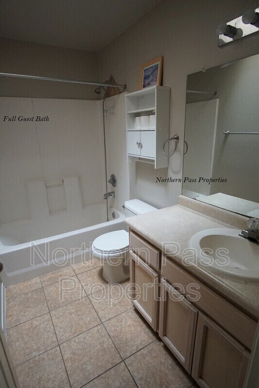 Building Photo - 807 Jaime St