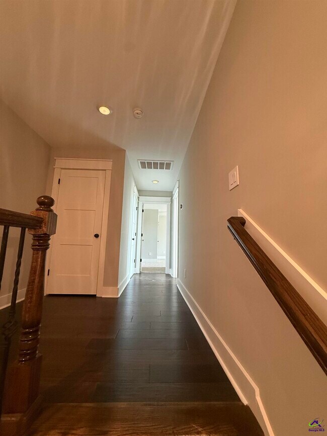 Building Photo - 221 Perth Ct