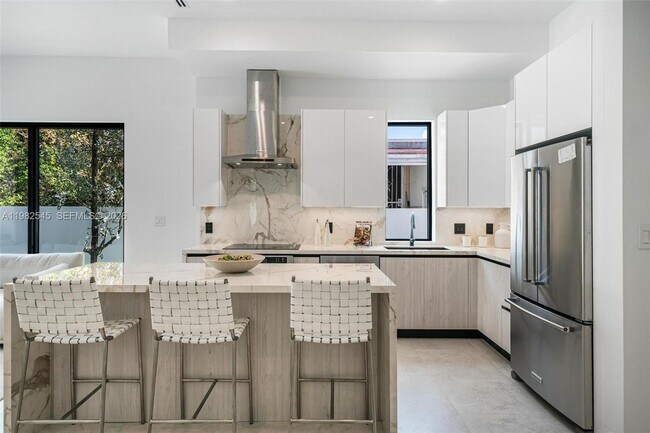 Building Photo - 2937 SW 21st St