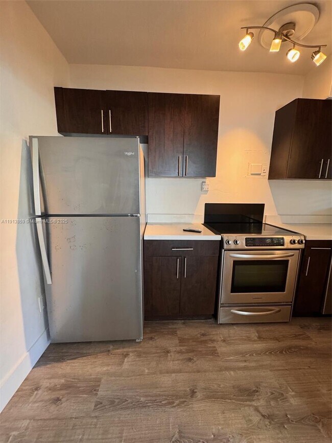 Building Photo - 570 NE 69th St