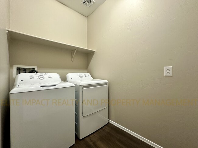 Building Photo - 6514 E Via Arroyo Azul