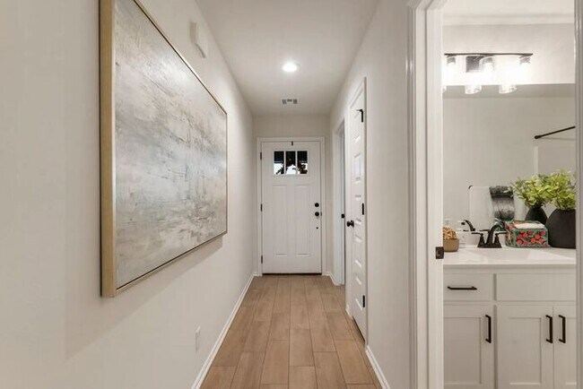 Building Photo - 4 Bedroom Home In Owasso