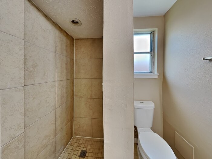 Building Photo - 407 Harold Ln