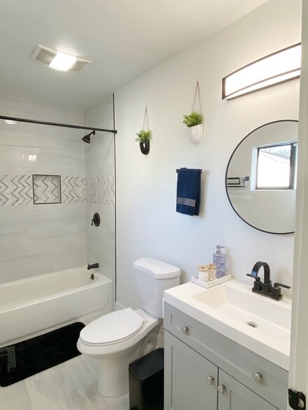 Building Photo - 416 N Lee Ave