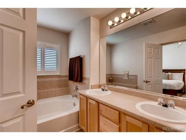 Building Photo - 8356 Stonybridge Cir