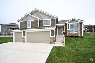 Building Photo - For Rent-Beautiful New 4 Bedroom, 3 bathro...