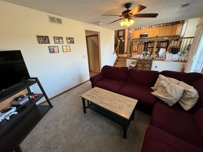 Building Photo - Wonderful Highlands Ranch Location!