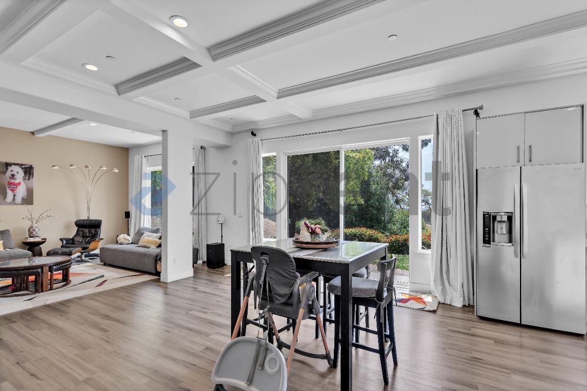 Building Photo - Unit