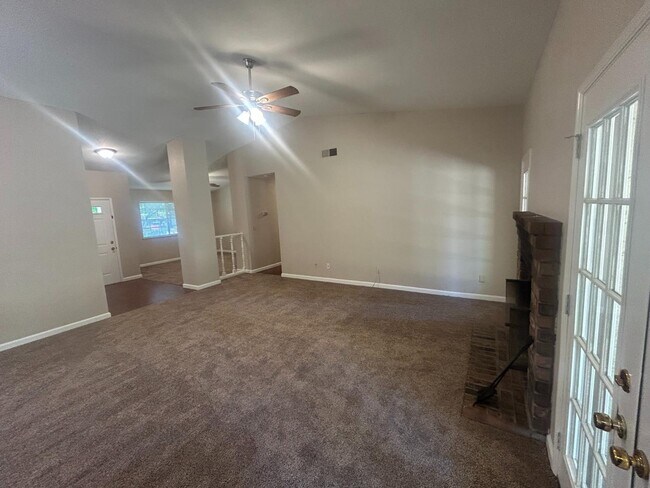 Building Photo - 3256 W Calimyrna Ave