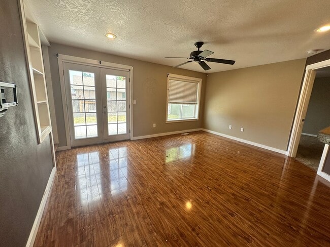 Building Photo - new carpet installed, 600sqft bonus room with large RV/Boat parking space