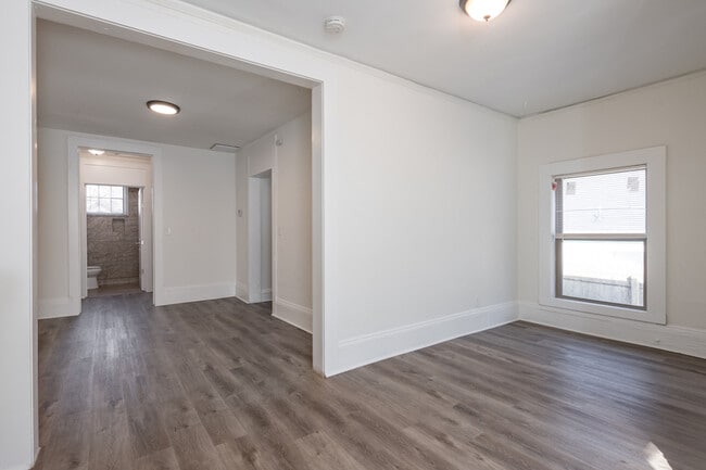 Building Photo - 406 Paines Ave NW