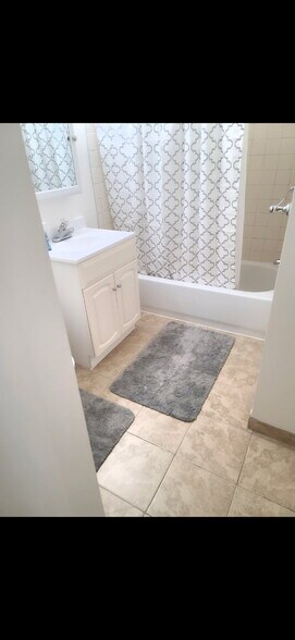 Building Photo - 501 Slaters Ln