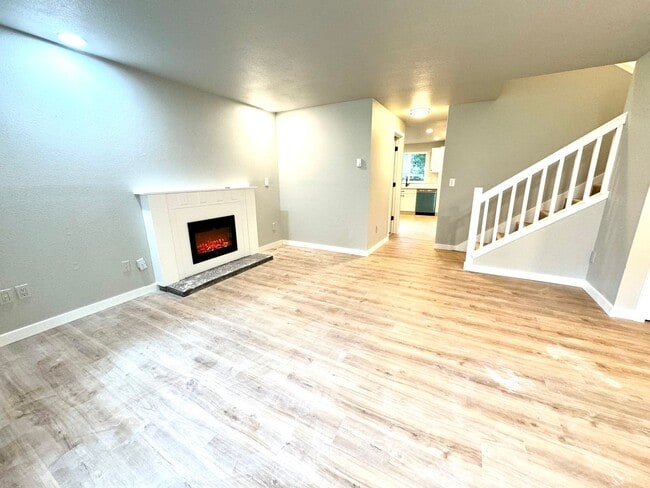 Building Photo - Modern 2BR, 1.5BA Duplex in Gig Harbor - F...