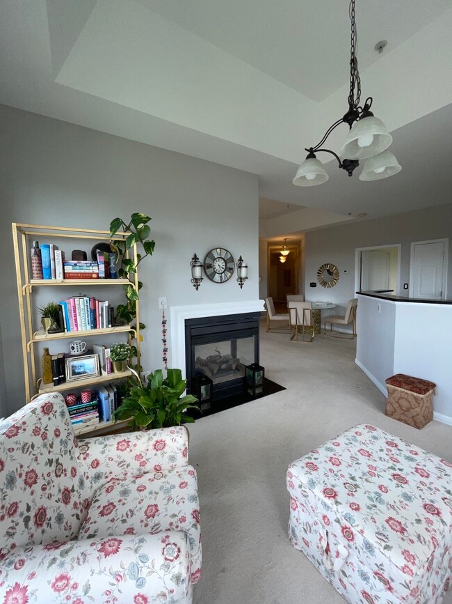 Building Photo - 801 S Greenbrier St