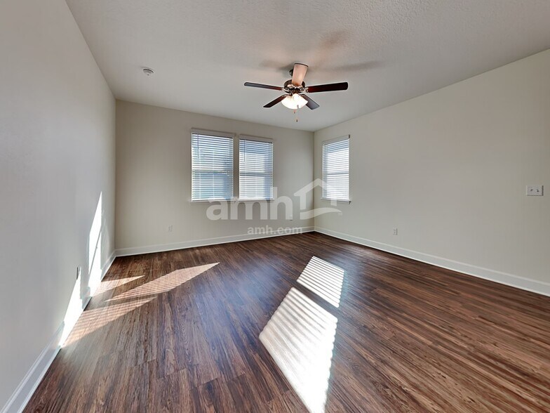 Building Photo - 11470 Fox Hollow Ct