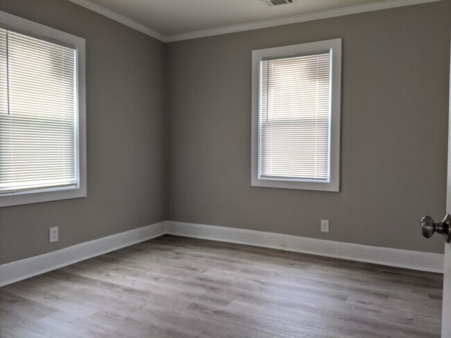 Building Photo - 2861 Forrest Hills Dr SW