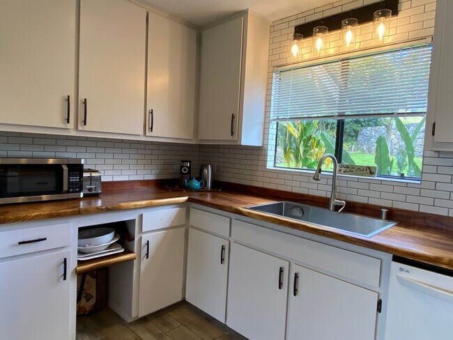 Building Photo - 65-1205-1205 Hokuula Rd